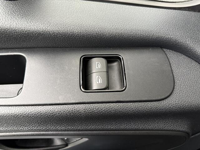 Mercedes-Benz SPRINTER 317CDI L2H2 | Led | 3500Kg Trekhaak | Airco | Multimedia | Cruise | Camera | 3-Zits | Oprijplaat