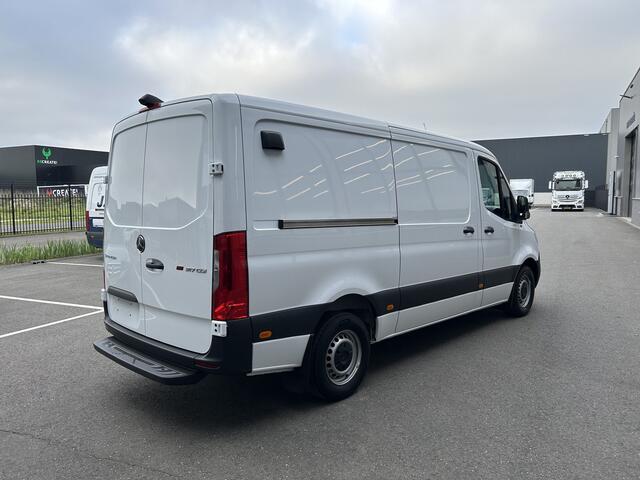 Mercedes-Benz SPRINTER 317 CDI L2 H1 L+R Schuifdeur / MBUX / Camera / Carplay navigatie / Geveerde stoel / Cruise control / Airco