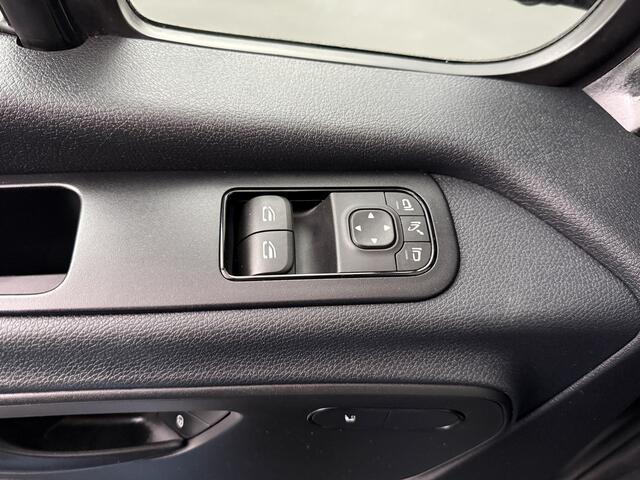 Mercedes-Benz SPRINTER Automaat L2H2 Exclusive | Led | Leder | Distronic | 10" Touchscreen | Camera 360 | Airco | Cruise | trekhaak | 3-Zits | Betimmering