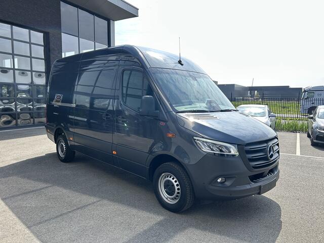 Mercedes-Benz SPRINTER 317 CDI L2 H2 Pro LED / MBUX / Navigatie / Camera / Parkeersensoren / Cruise control / Airco / 270 Graden achterdeuren