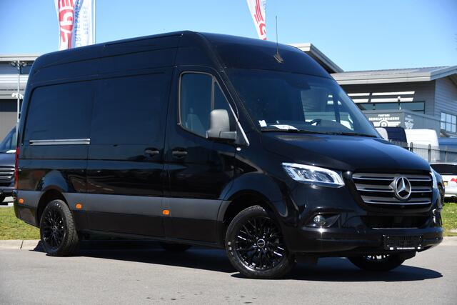 Mercedes-Benz SPRINTER 317 1.9 CDI L2H2 RWD Black Edition Full Options! 360 Camera, Adaptieve Cruise, LED, 3500kg Trekhaak, Leder, Carplay, 170pk, Voorruit verwarming, Uniek!