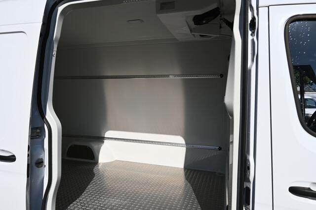 Mercedes-Benz SPRINTER 315 CDI L2H2 RWD Koelwagen Webasto Frigo 3000 MBUX met camera, D/N koeling, Geveerde stoel