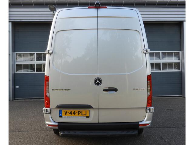 Mercedes-Benz SPRINTER 319 3.0 CDI L2H2 AUT | LUCHTVERING | DISTRONIC | LED | 360° CAMERA