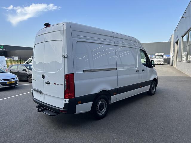 Mercedes-Benz SPRINTER 315 CDI L2 H2 RWD Pro MBUX / Trekhaak / Camera / Cruise control / Airco / 270 Graden achterdeuren