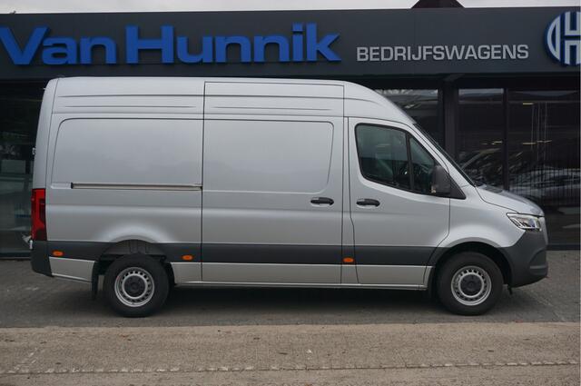 Mercedes-Benz SPRINTER 317CDI Pro L2H2 BPM VRIJ!! 10.25" Mbux Cam, Gev. Stoel, 3.5T Trekgewicht, LED!! NR. A