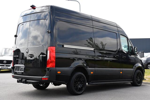 Mercedes-Benz SPRINTER 317 1.9 CDI L2H2 RWD AMG Black Edition Camera, Cruise, 3500KG Trekhaak, Carplay, Automaat, 170PK, Standkachel, Multimedia, UNIEK!