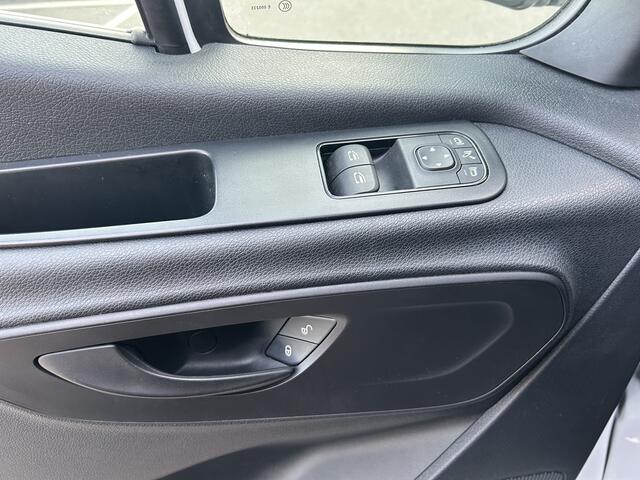 Mercedes-Benz SPRINTER 315 CDI L2 H2 RWD PRO / 2800KG Trekhaak / LED / MBUX / Navigatie / Camera / Cruise control / Airco