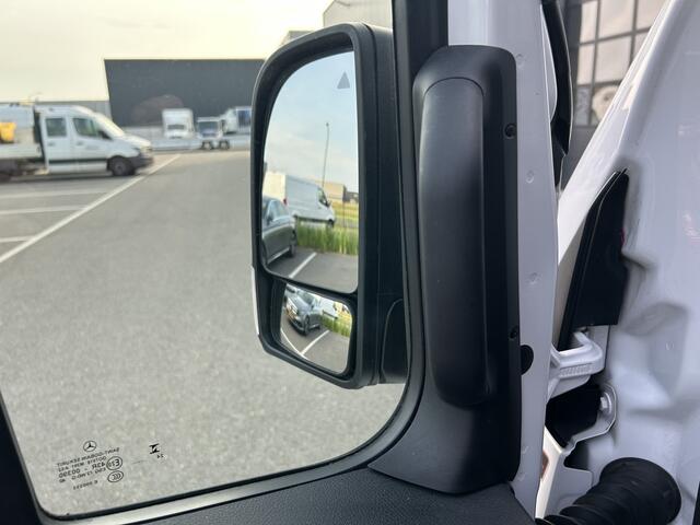 Mercedes-Benz SPRINTER 315 CDI L2 H2 RWD PRO / 2800KG Trekhaak / LED / MBUX / Navigatie / Camera / Cruise control / Airco