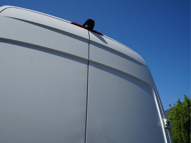 Mercedes-Benz SPRINTER 215 1.9 CDI L2H2 FWD Automaat trekhaak, camera