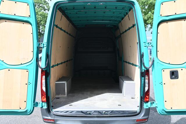 Mercedes-Benz SPRINTER 319 CDI 4x4 L3H2 AWD 10.25 MBUX met camera, Led, 2800kg Trekhaak, Etc.