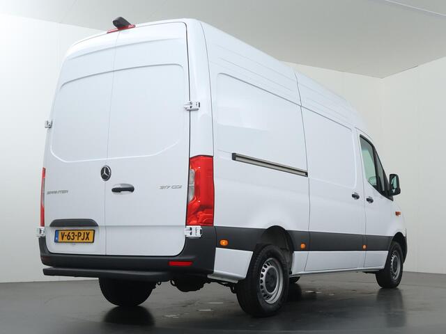 Mercedes-Benz SPRINTER 317 CDI | L2 H2 | AUT. | PRO | W73 BREDE ACHTEROPSTAP | LAADRUIMTE PAKKET | AIRCO | CRUISE CONTROL | ACHTERUITRIJCAMERA | 3-ZITS | MULTIFUNCTIONEEL STUURWIEL | CERTIFIED