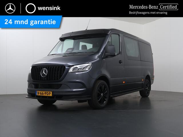 Mercedes-Benz SPRINTER 319 CDI | L2 H1 | 190 PK | AUTOMAAT | EDITION | DC DUBBELE CABINE | 6-ZITS | STYLINGPAKKET | DISTRONIC PLUS | 3500 KG TREKHAAK | STOELVERWARMING | NAVIGATIE | CAMERA | AIRCO | LED LAMPEN | CARPLAY EN ANDROID AUTO | LEDEREN BEKLEDING