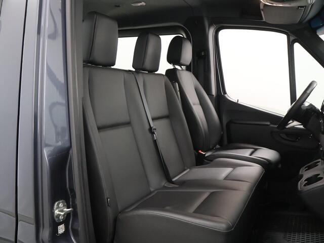 Mercedes-Benz SPRINTER 319 CDI | L2 H1 | 190 PK | AUTOMAAT | EDITION | DC DUBBELE CABINE | 6-ZITS | STYLINGPAKKET | DISTRONIC PLUS | 3500 KG TREKHAAK | STOELVERWARMING | NAVIGATIE | CAMERA | AIRCO | LED LAMPEN | CARPLAY EN ANDROID AUTO | LEDEREN BEKLEDING