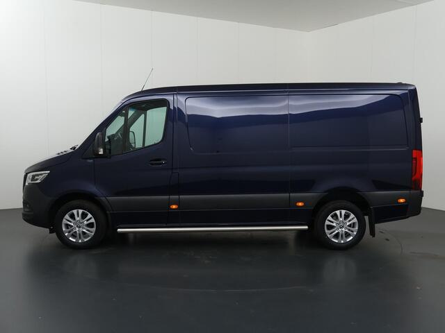 Mercedes-Benz SPRINTER 317 CDI | AUT. | L2 H1 | RWD | NAVIGATIE | CRUISE CONTROL | LED LAMPEN | ACHTERUITRIJCAMERA | APPLE CARPLAY | ANDROID AUTO | NL AUTO | DEALER ONDERHOUDEN | SIDE BARS | LICHTMETALEN WIELEN | CERTIFIED