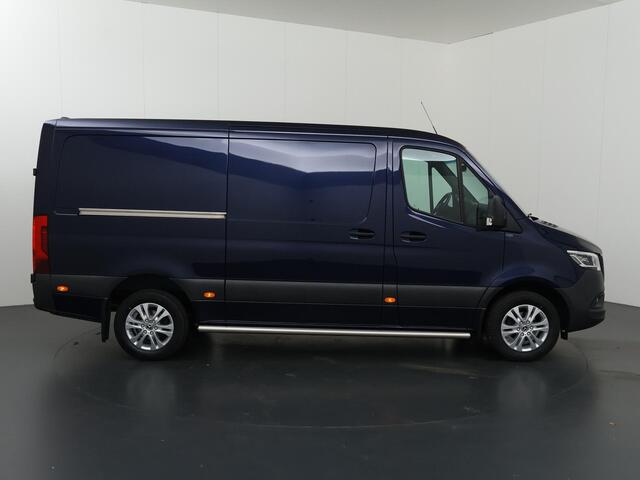 Mercedes-Benz SPRINTER 317 CDI | AUT. | L2 H1 | RWD | NAVIGATIE | CRUISE CONTROL | LED LAMPEN | ACHTERUITRIJCAMERA | APPLE CARPLAY | ANDROID AUTO | NL AUTO | DEALER ONDERHOUDEN | SIDE BARS | LICHTMETALEN WIELEN | CERTIFIED