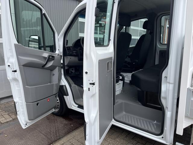 Mercedes-Benz SPRINTER 513 CDI 366 Hiab Laadkraan 018T Trekhaak 3500kg Airco 6 persoons uitvoering Open laadbak Pick-up Euro 6 Verkeersbord Actiebord Pijlenbord Bakwagen P-up Tachograaf 1e eigenaar ex gemeente