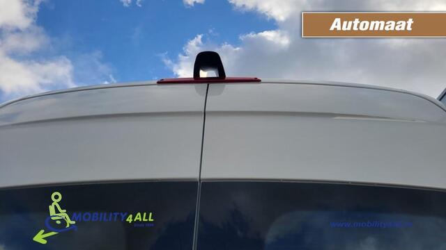 Mercedes-Benz SPRINTER FIT5 vloer: 8 klapstoelen, 4 rolstoelplekken