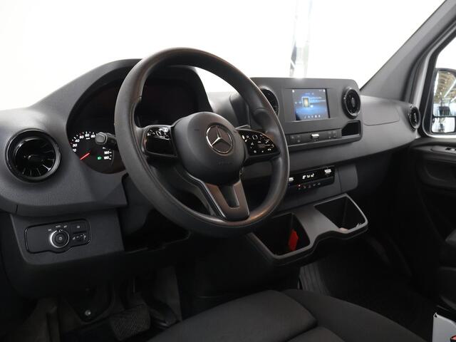 Mercedes-Benz SPRINTER 315 CDI | L2 H2 | FWD | AUT. | AIRCO | 2-ZITS | MULTIFUNCTIONEEL STUURWIEL | APPLE CARPLAY | ANDROID AUTO | ACHTERUITRIJCAMERA | LAADRUIMTE INRICHTING | CERTIFIED