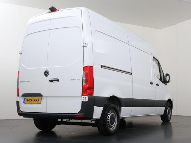 Mercedes-Benz SPRINTER 315 CDI | L2 H2 | FWD | AUT. | AIRCO | 2-ZITS | MULTIFUNCTIONEEL STUURWIEL | APPLE CARPLAY | ANDROID AUTO | ACHTERUITRIJCAMERA | LAADRUIMTE INRICHTING | CERTIFIED