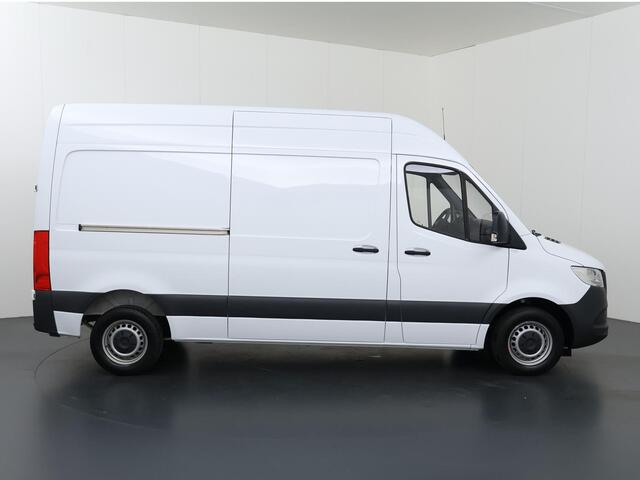 Mercedes-Benz SPRINTER 315 CDI | L2 H2 | FWD | AUT. | AIRCO | 2-ZITS | MULTIFUNCTIONEEL STUURWIEL | APPLE CARPLAY | ANDROID AUTO | ACHTERUITRIJCAMERA | LAADRUIMTE INRICHTING | CERTIFIED