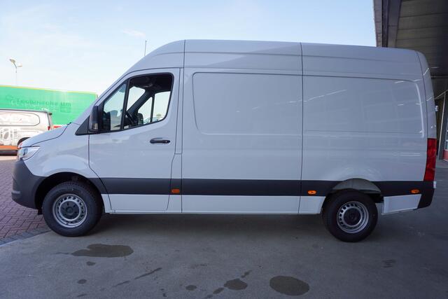 Mercedes-Benz SPRINTER 319 CDI 191PK L2H2 Pro Automaat Airco | Cruise | Camera | geveerde stoel | Trekgewicht 3.500KG