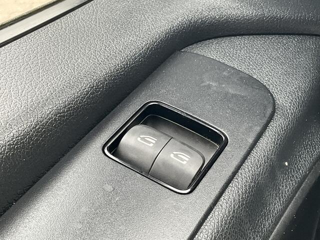 Mercedes-Benz SPRINTER 3-Pers 314 2.2 CDI 143PK L2H1 Clima Cruise Audio Trekhaak 3-Persoons