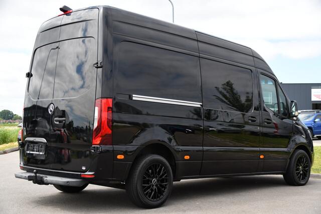 Mercedes-Benz SPRINTER 314 2.2 CDI L2H2 Black Edition Full Options! Adaptieve Cruise, Camera, LED, Memory, Standkachel, Stoelverwarming, Trekhaak, Voorruit verwarming, Carplay, 10,5'' Mbux, Uniek!
