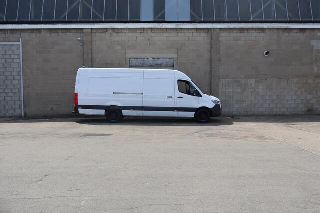 Mercedes-Benz SPRINTER 319 CDI | AUT. | L4 H2 | Pro | Achteruitrijcamera | 475 cm Laadvloer | 2-Zits | Parkeercamera | Navigatie | Stoelverwarming | Distronic Plus | Climate Control | Certified