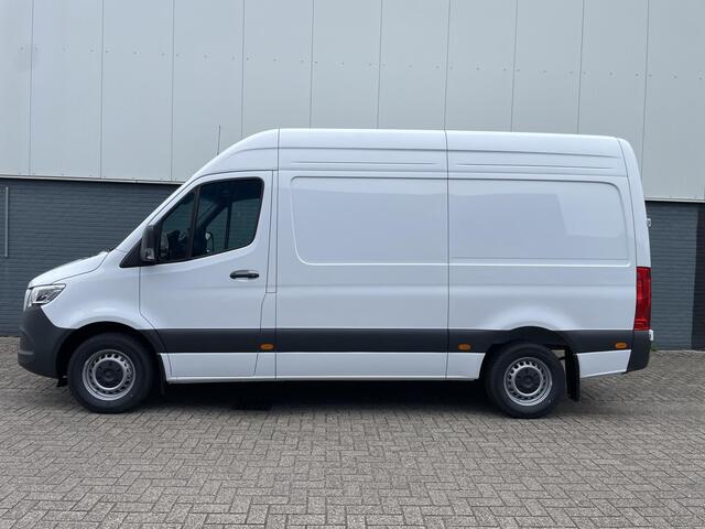 Mercedes-Benz SPRINTER 315 CDI L2 H2 Select | Led verlichting | 10.25" MBUX Systeem | 3500 KG Trekgewicht | Smartphone integratie pakket |