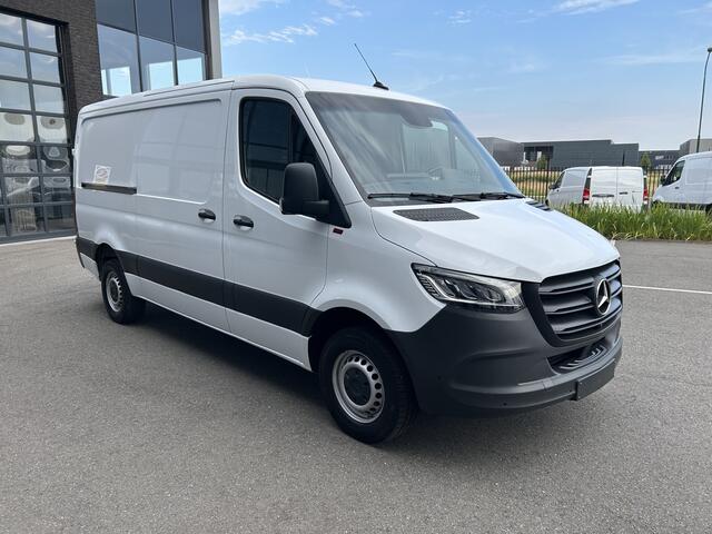 Mercedes-Benz SPRINTER 317 CDI L2 H1 LED / 360 Camera / Distronic / MBUX / Navigatiesysteem / Parkeersensoren / Airco / 270 Graden achterdeuren
