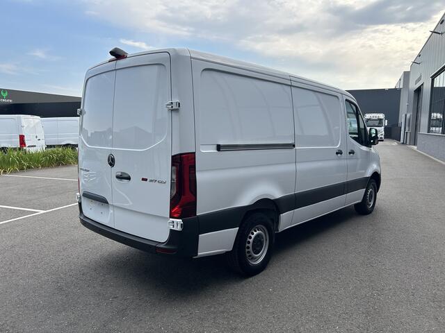 Mercedes-Benz SPRINTER 317 CDI L2 H1 LED / 360 Camera / Distronic / MBUX / Navigatiesysteem / Parkeersensoren / Airco / 270 Graden achterdeuren