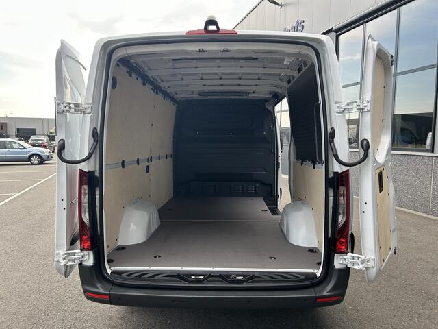Mercedes-Benz SPRINTER 317 CDI L2 H1 LED / 360 Camera / Distronic / MBUX / Navigatiesysteem / Parkeersensoren / Airco / 270 Graden achterdeuren