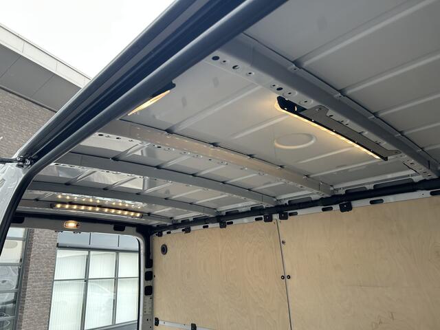 Mercedes-Benz SPRINTER 317 CDI L2 H1 LED / 360 Camera / Distronic / MBUX / Navigatiesysteem / Parkeersensoren / Airco / 270 Graden achterdeuren