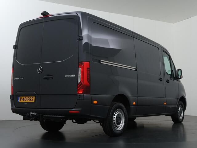 Mercedes-Benz SPRINTER 315 CDI | L2 H1 | AUTOMAAT | RWD | LED LAMPEN | KUNSTLEDER ZWART | TREKHAAK | ACHTERUITRIJCAMERA | MULTIFUNCIONEEL STUURWIEL | ZWARTGRIJS | CRUISE CONTROL | CERTIFIED