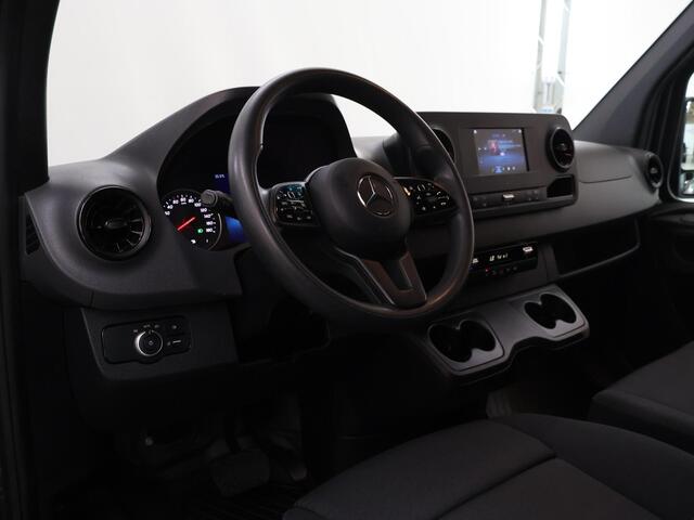 Mercedes-Benz SPRINTER 315 CDI | L2 H1 | AUTOMAAT | RWD | LED LAMPEN | KUNSTLEDER ZWART | TREKHAAK | ACHTERUITRIJCAMERA | MULTIFUNCIONEEL STUURWIEL | ZWARTGRIJS | CRUISE CONTROL | CERTIFIED
