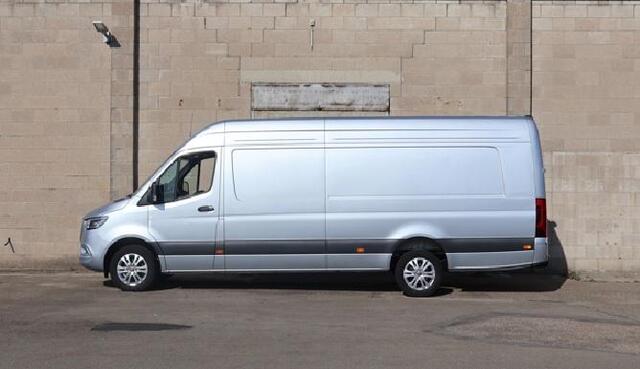 Mercedes-Benz SPRINTER 319 CDI | AUT. | L4 H2 | PRO | DISTRONIC PLUS | APPLE CARPLAY/ANDROID AUTO | TREKHAAK | LM VELGEN | 3-ZITS | STOELVERWARMING | CERTIFIED