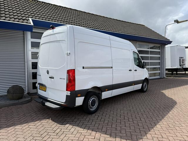 Mercedes-Benz SPRINTER 215 1.9 CDI L2H2 FWD