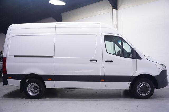 Mercedes-Benz SPRINTER 514 CDI 143 pk L2H2 Navi, Camera, Dubbel Lucht Opbergkasten Laadruimte, PDC V+A, 3-Zits