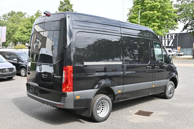Mercedes-Benz SPRINTER 519 CDI L2H2 Select 3.5t 3500 kg Trekgewicht, LED, Distronic