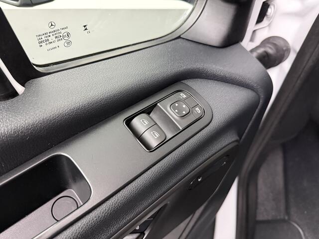 Mercedes-Benz SPRINTER 519CDI Automaat Bakwagen+Laadklep | Speciaalbouw | 3500Kg Trekhaak | Navigatie | Leder | Airco | Cruise