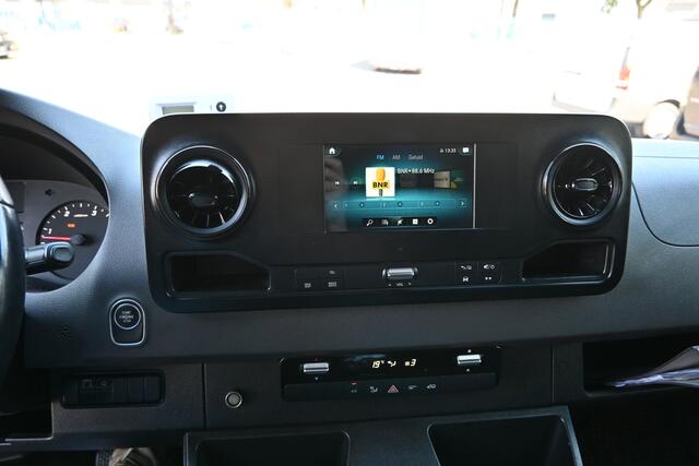 Mercedes-Benz SPRINTER 519 CDI 3.0 V6 BE trekker MBUX navigatie, Geveerde stoel, Etc.
