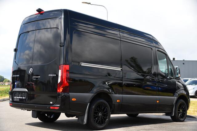 Mercedes-Benz SPRINTER 319 1.9 CDI L2H2 Pro Black Edition FACELIFT! Adaptieve Cruise, luchtvering, Camera, LED, 10,5'' Mbux, Standkachel, Stoelverwarming, Sensoren, Uniek!