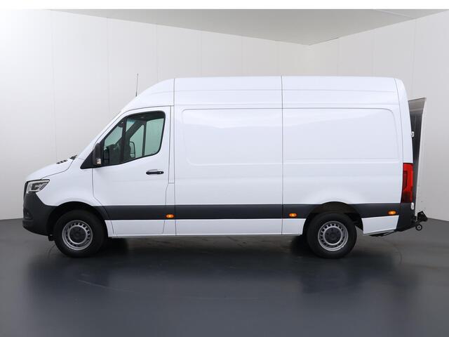 Mercedes-Benz SPRINTER 316 CDI | L2 H2 | AUTOMAAT | STOELVERWARMING | NAVIGATIE | ACHTERUITRIJCAMERA | APPLE CARPLAY / ANDROID AUTO | LAADKLEP | LED KOPLAMPEN | STANDKACHEL | DODEHOEK DETECTIE |
