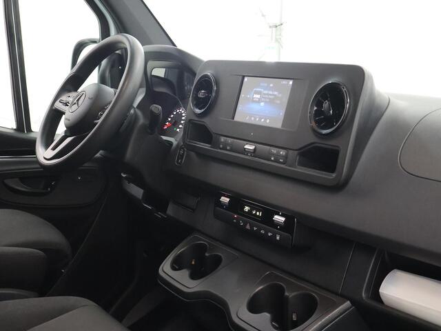 Mercedes-Benz SPRINTER 316 CDI | L2 H2 | AUTOMAAT | STOELVERWARMING | NAVIGATIE | ACHTERUITRIJCAMERA | APPLE CARPLAY / ANDROID AUTO | LAADKLEP | LED KOPLAMPEN | STANDKACHEL | DODEHOEK DETECTIE |