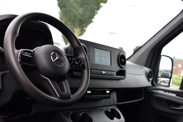 Mercedes-Benz SPRINTER 315 1.9 CDI L2H2 RWD PB Edition Camera, Carplay, LED, 3500kg Trekhaak, Mbux, 150pk, Automaat, Clima, Stoelverwarming, Uniek!