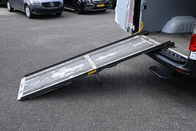 Mercedes-Benz SPRINTER 317 CDI L2H2 RWD MBUX met navigatie en camera, Geveerde stoel, Etc.