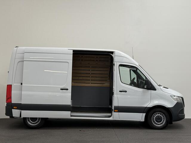 Mercedes-Benz SPRINTER L2H2 Automaat Navigatie Airco Camera Trekhaak 3Zits DAB