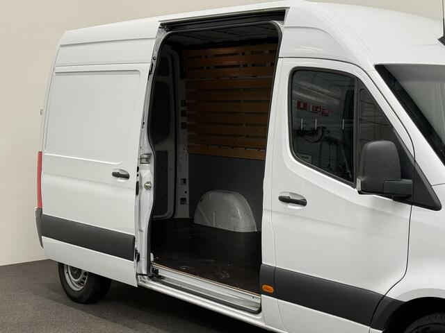 Mercedes-Benz SPRINTER L2H2 Automaat Navigatie Airco Camera Trekhaak 3Zits DAB