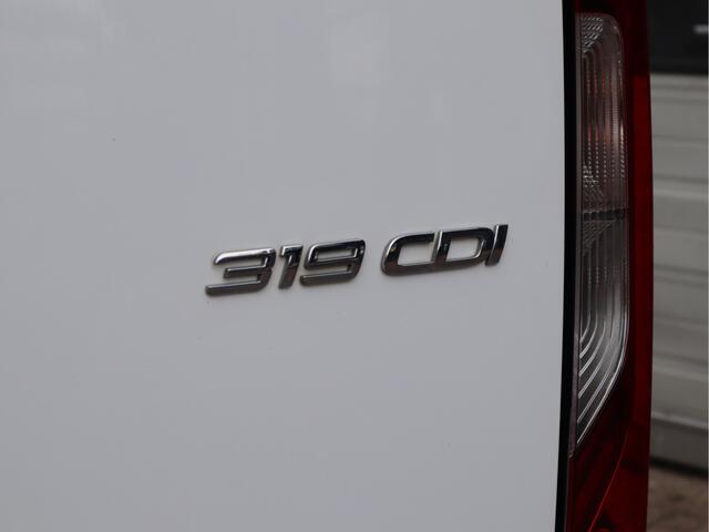 Mercedes-Benz SPRINTER 319 CDI 3.0 V6 Automaat Euro 6 - L2H2 - A tot Z Dealer onderhouden - LED - Trekhaak