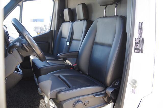 Mercedes-Benz SPRINTER 317 1.9 CDI L1H1 RWD AUT. LED, TREKHAAK, LEDER, 360 CAMERA, STANDKACHEL, STOELVERWARMING, LEDER STUUR, CRUISE